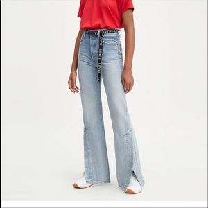 Levi’s rib cage flare NWT
